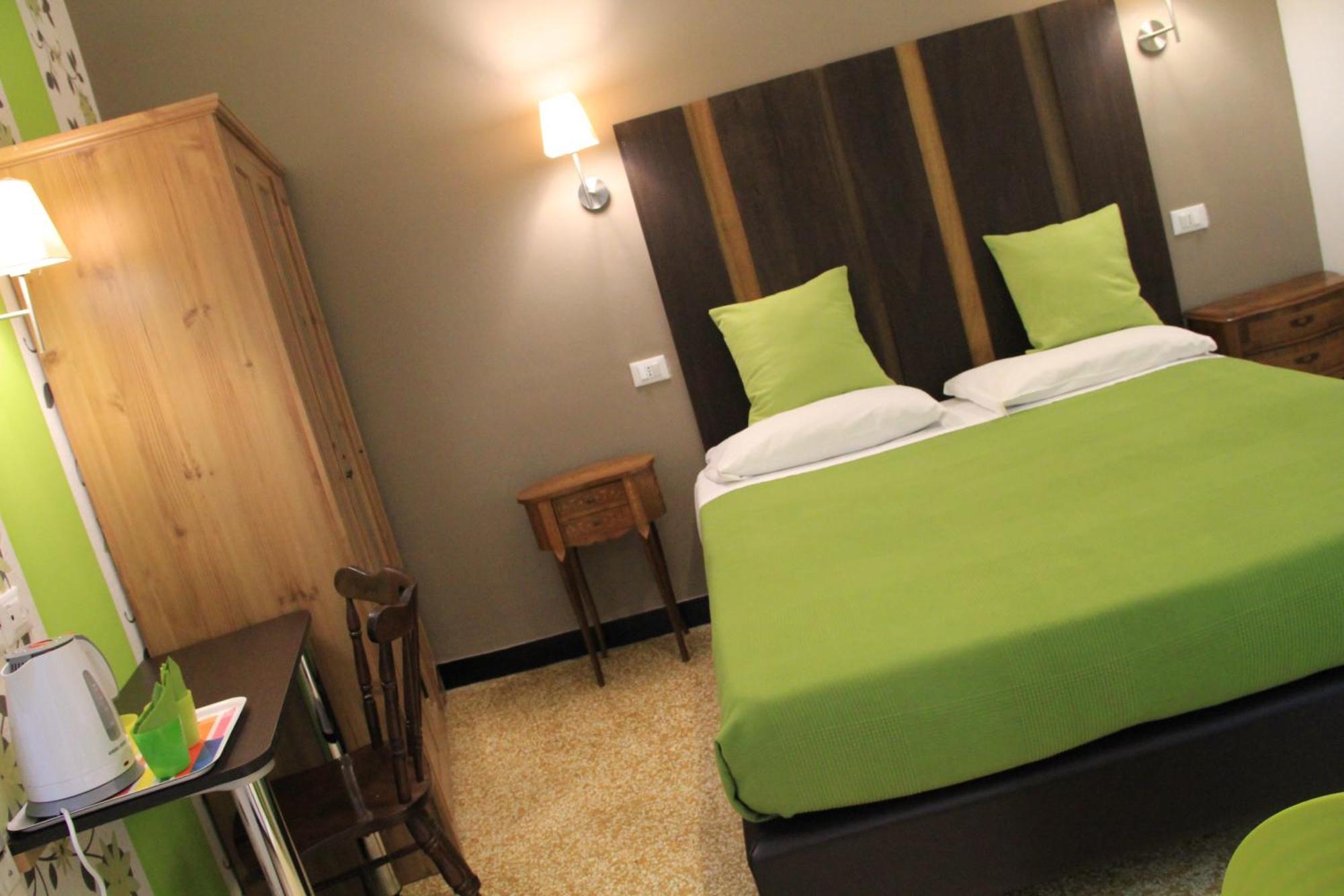 Hotel Bologna Genua